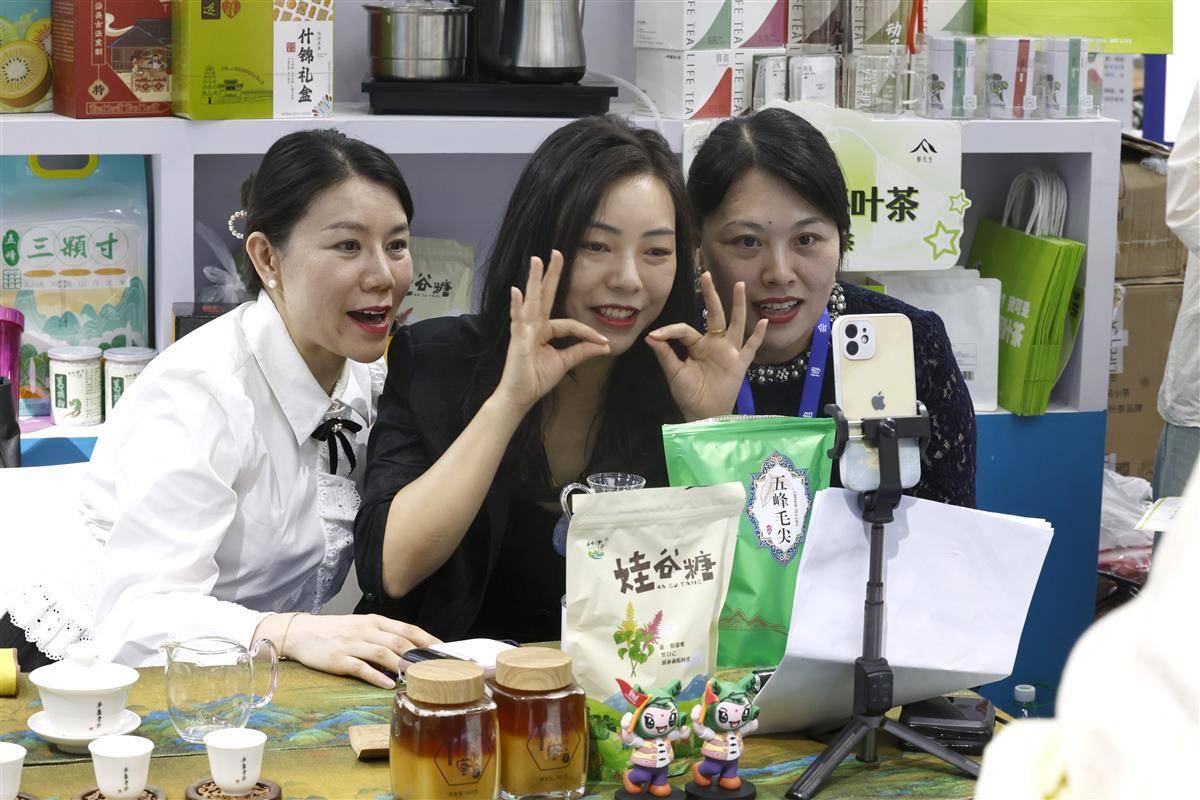 太阳俄罗斯集团是做什么的